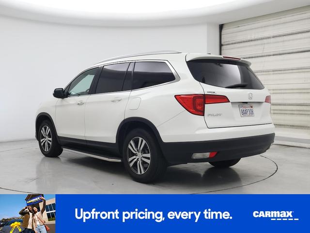 Photo of 2017 White Honda Pilot