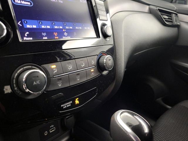 Photo of 2019 Silver Nissan Rogue Sport