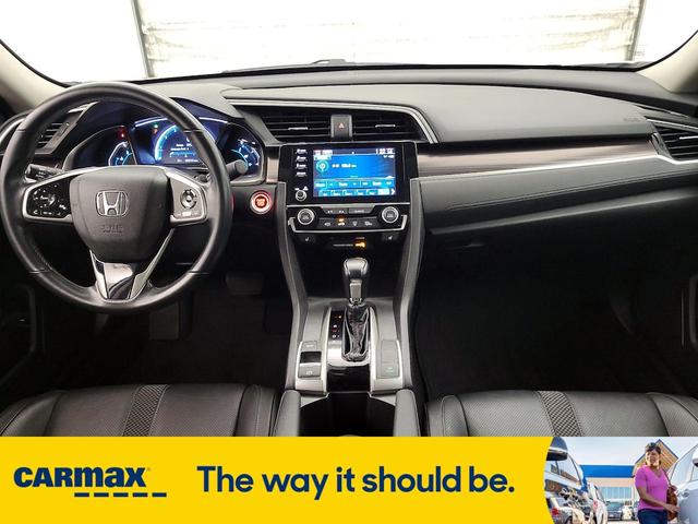 Photo of 2021 White Honda Civic