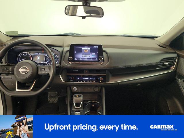 Photo of 2023 Silver Nissan Rogue