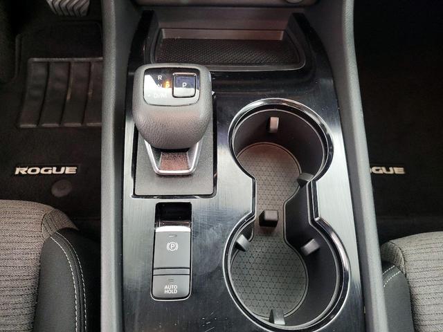 Photo of 2023 Silver Nissan Rogue