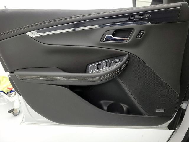 Photo of 2019 White Chevrolet Impala