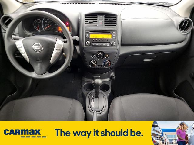 Photo of 2017 Gray Nissan Versa