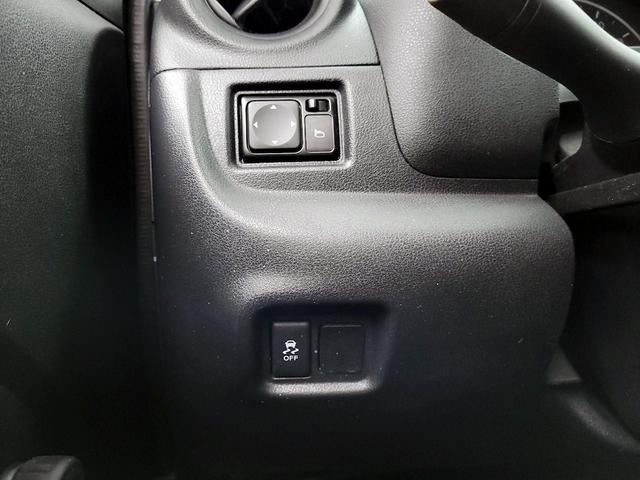 Photo of 2017 Gray Nissan Versa