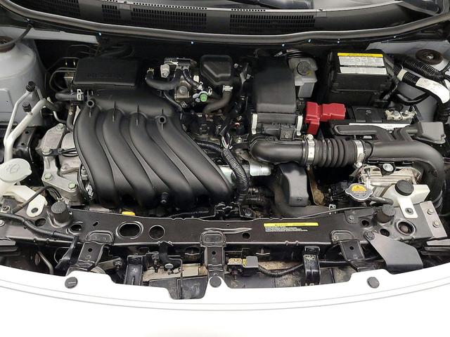Photo of 2017 Gray Nissan Versa