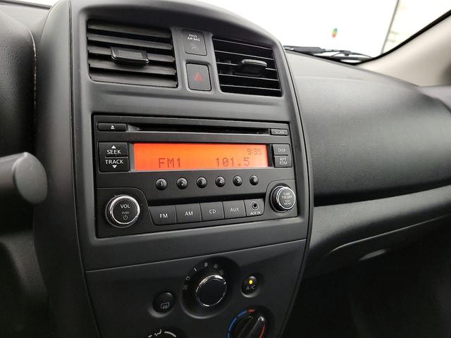 Photo of 2017 Gray Nissan Versa