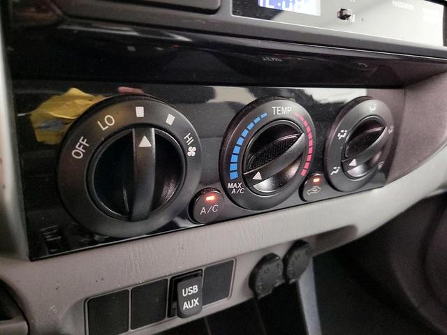 Photo of 2014 Gray Toyota Tacoma