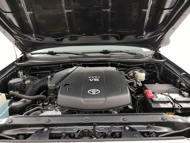 Photo of 2014 Gray Toyota Tacoma