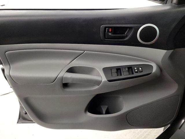Photo of 2014 Gray Toyota Tacoma
