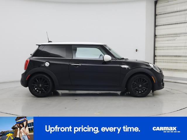 Photo of 2017 Black MINI Hardtop