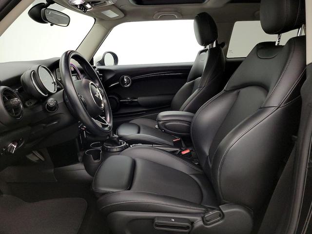 Photo of 2017 Black MINI Hardtop