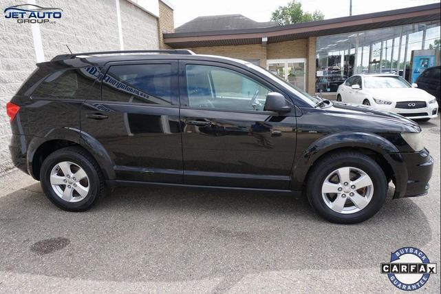 Photo of 2015 Pitch Black Clearcoat Dodge Journey