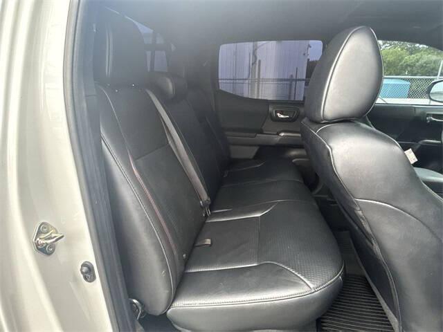 Photo of 2019 Super White Toyota Tacoma