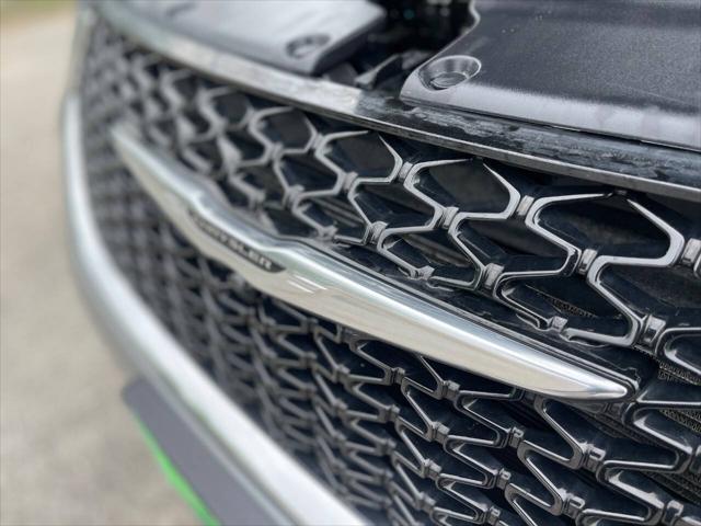 Photo of 2022 Ceramic Gray Clearcoat Chrysler Pacifica