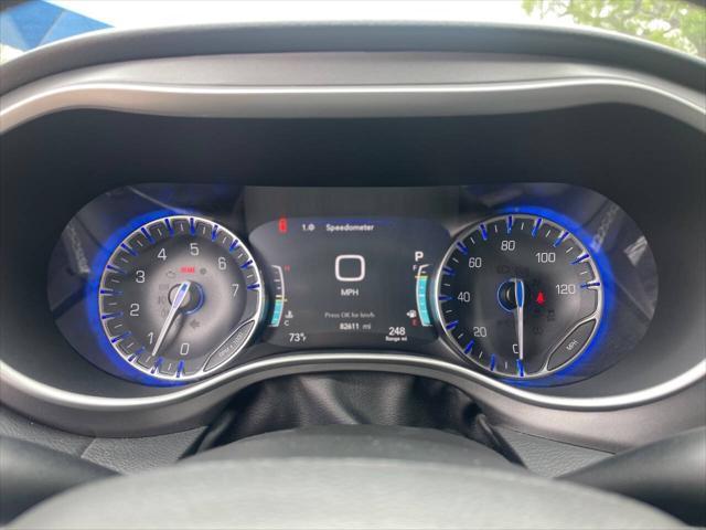 Photo of 2022 Ceramic Gray Clearcoat Chrysler Pacifica