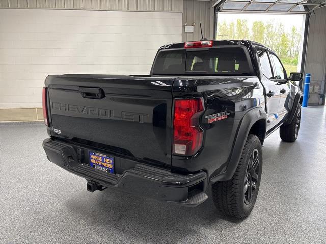 Photo of 2025 Black Chevrolet Colorado