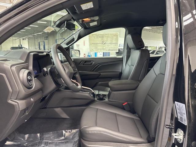 Photo of 2025 Black Chevrolet Colorado
