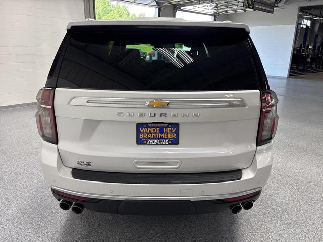 Photo of 2023 Iridescent Pearl Tricoat Chevrolet Suburban