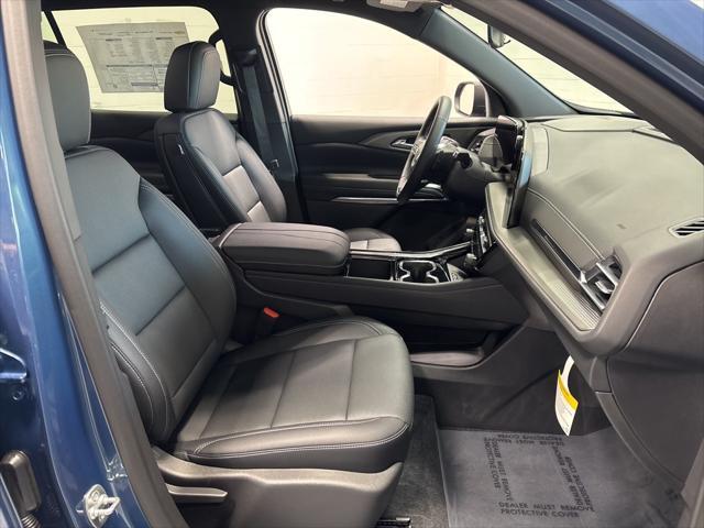 Photo of 2025 Lakeshore Blue Metallic Chevrolet Traverse