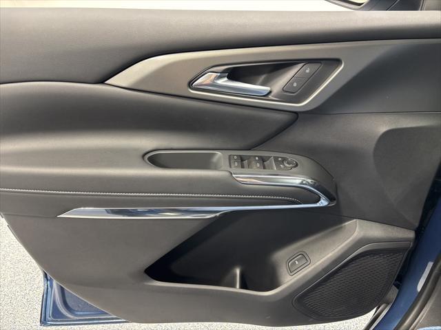 Photo of 2025 Lakeshore Blue Metallic Chevrolet Traverse