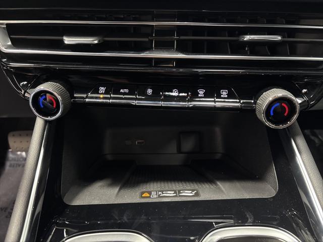 Photo of 2025 Lakeshore Blue Metallic Chevrolet Traverse