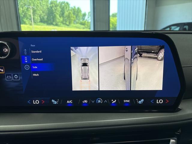 Photo of 2025 Lakeshore Blue Metallic Chevrolet Traverse