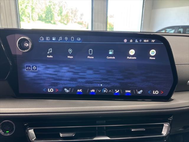 Photo of 2025 Lakeshore Blue Metallic Chevrolet Traverse