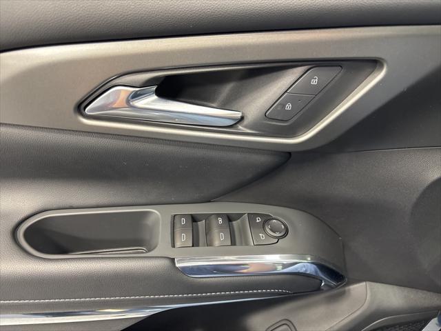 Photo of 2025 Lakeshore Blue Metallic Chevrolet Traverse