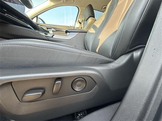 Photo of 2024 Summit White Buick Envision