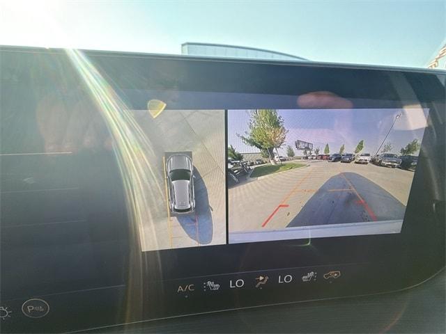 Photo of 2024 Summit White Buick Envision