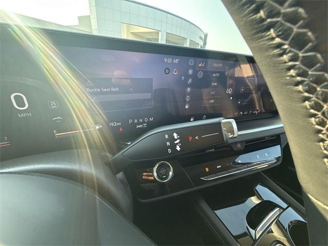 Photo of 2024 Summit White Buick Envision