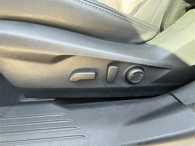 Photo of 2022 Crystal White Pearl Subaru Legacy