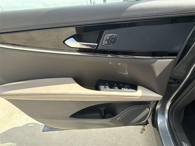 Photo of 2022 Metallic Lincoln Nautilus