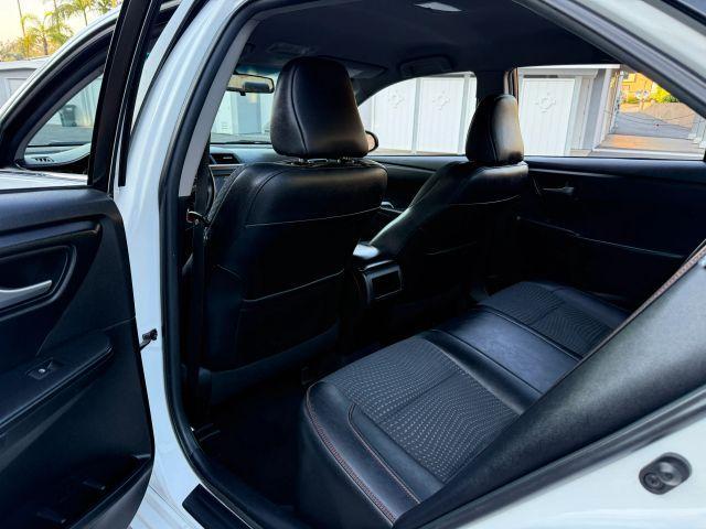 Photo of 2015 White Toyota Camry