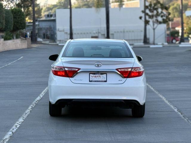 Photo of 2015 White Toyota Camry