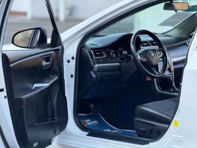 Photo of 2015 White Toyota Camry