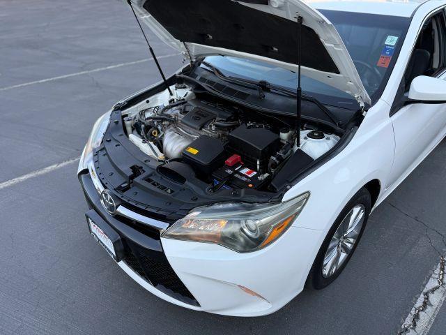 Photo of 2015 White Toyota Camry