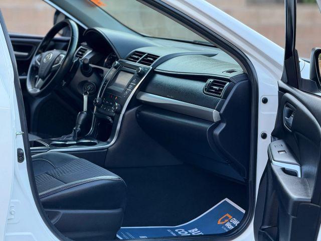 Photo of 2015 White Toyota Camry