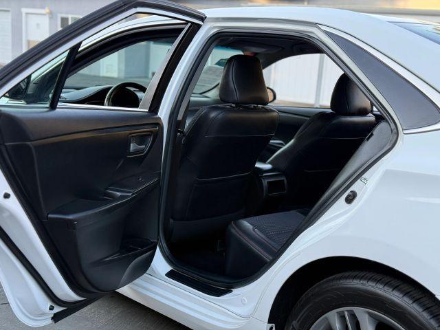 Photo of 2015 White Toyota Camry