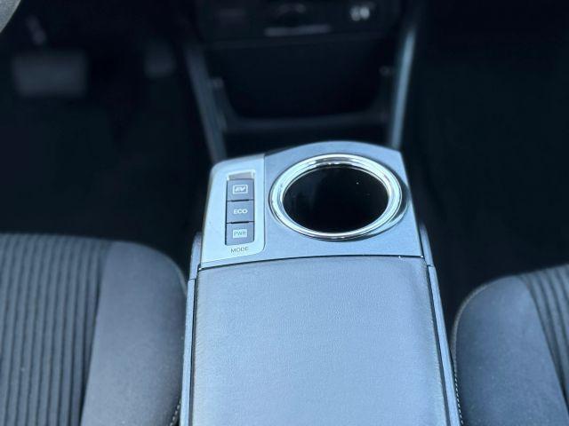 Photo of 2016 Pearl White Toyota Prius v