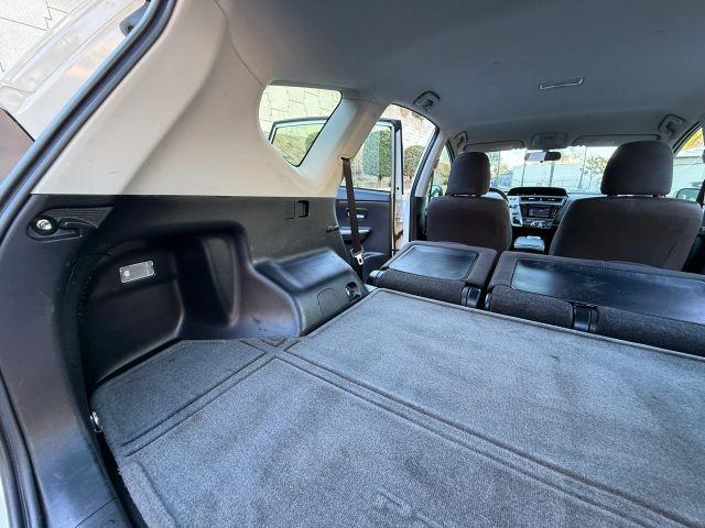 Photo of 2016 Pearl White Toyota Prius v