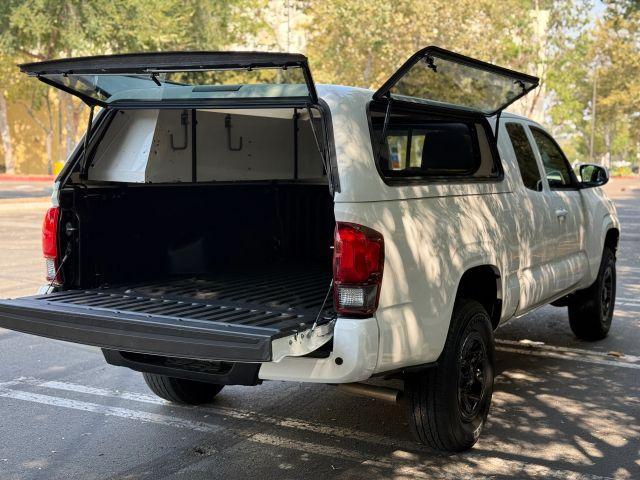 Photo of 2021 White Toyota Tacoma
