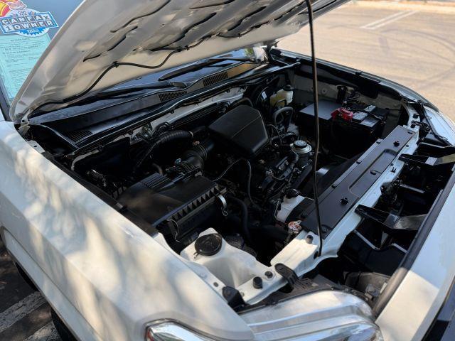 Photo of 2021 White Toyota Tacoma