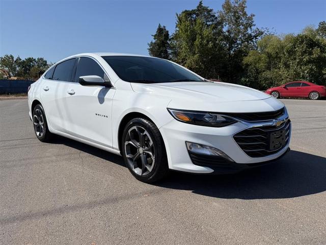 Photo of 2022 Summit White Chevrolet Malibu