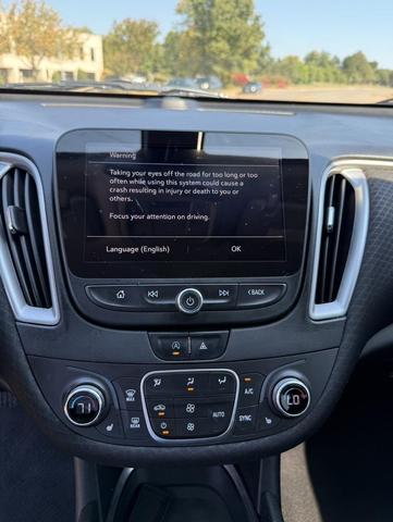 Photo of 2022 Summit White Chevrolet Malibu