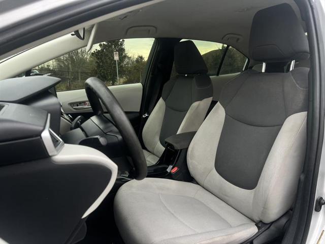 Photo of 2021 Classic Silver Metallic Toyota Corolla