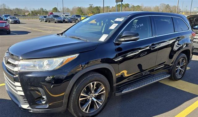 Photo of 2019 Midnight Black Metallic Toyota Highlander