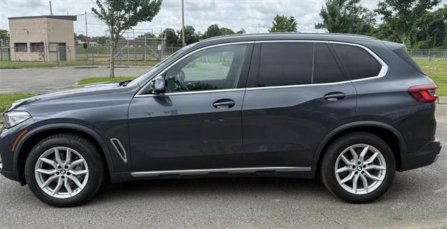Photo of 2019 Phytonic Blue Metallic BMW X5