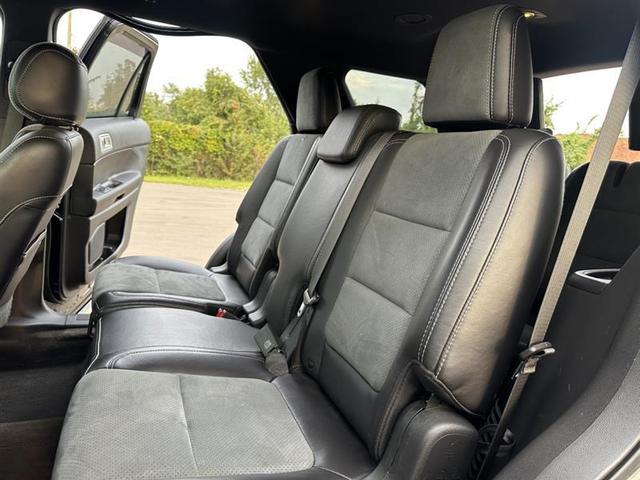 Photo of 2015 Tuxedo Black Metallic Ford Explorer