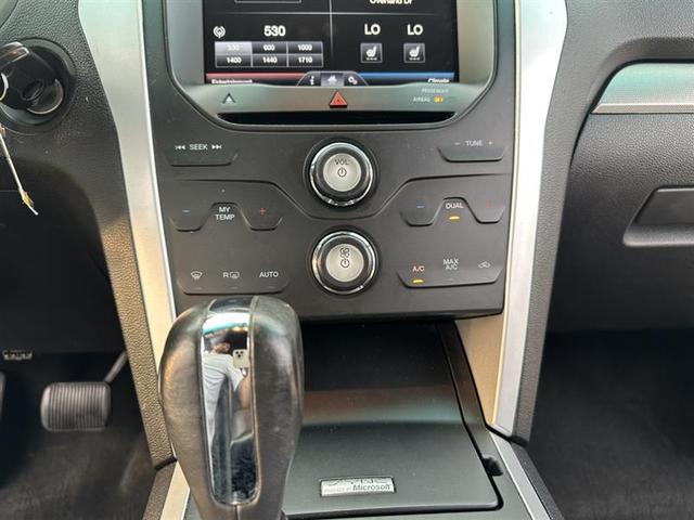 Photo of 2015 Tuxedo Black Metallic Ford Explorer